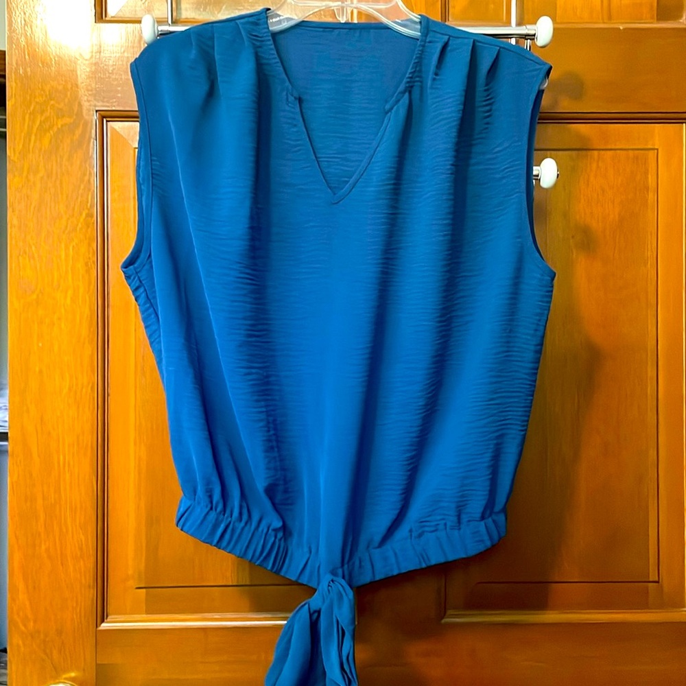 Teal top sleeveless